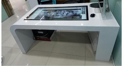 Bàn màn hình cảm ứng 43inch