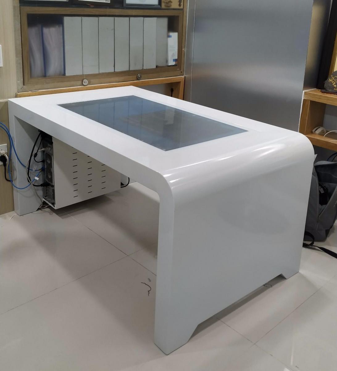 Bàn màn hình cảm ứng 43inch